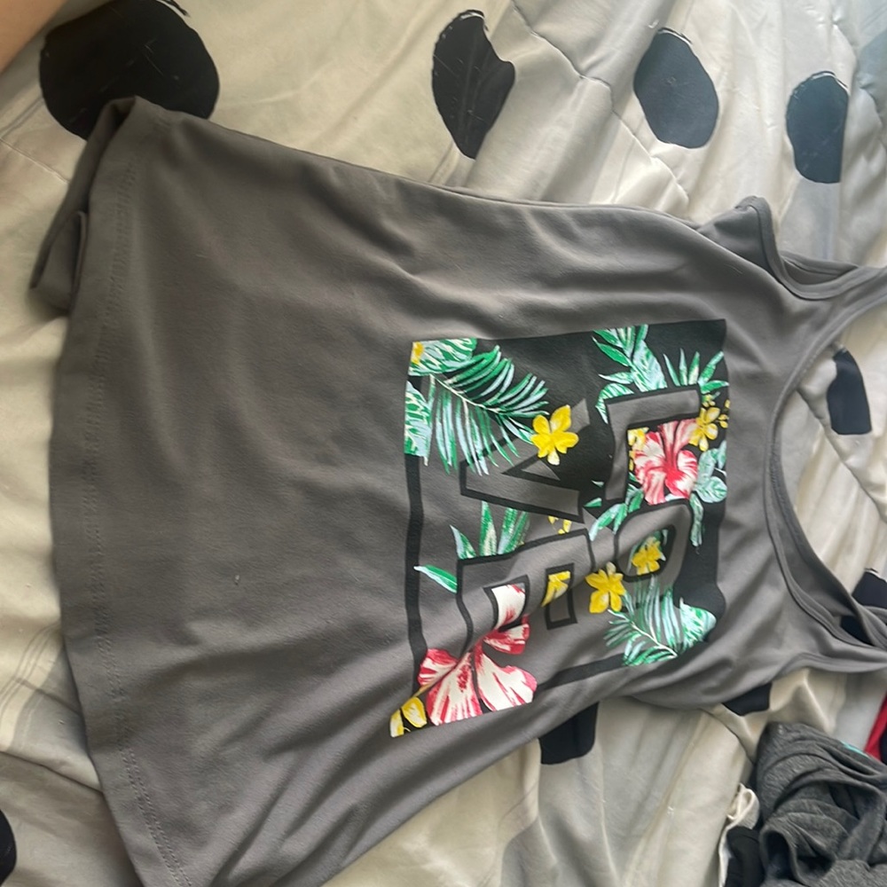 ‘Love’ Tank-Top